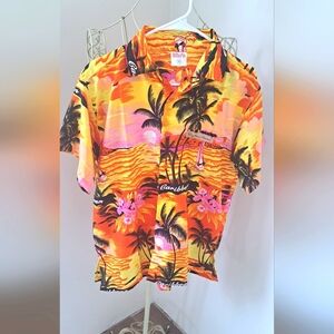 Vintage Mens Tropical, Cayman Islands button down shirt, Size M.